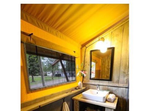 TENTE TOILE ET BOIS 5 personnes - Loubine TENTE TOILE ET BOIS 5 personnes - Loubine