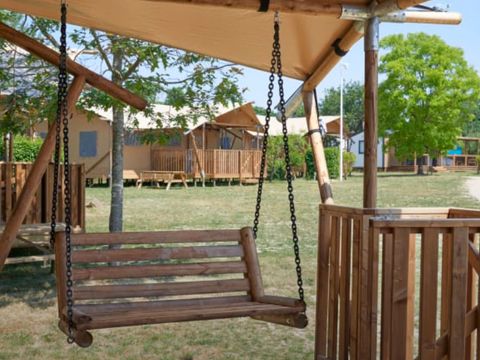 TENTE TOILE ET BOIS 6 personnes - Flétan TENTE TOILE ET BOIS 6 personnes - Flétan