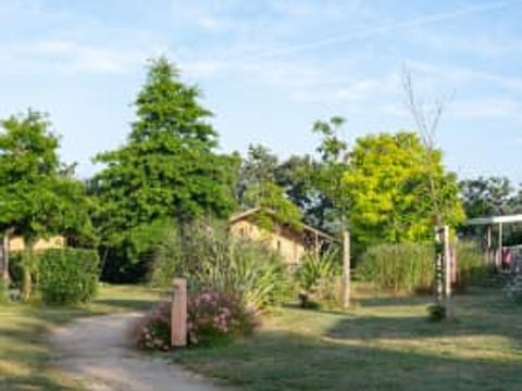 TENTE TOILE ET BOIS 5 personnes - Rouget TENTE TOILE ET BOIS 5 personnes - Rouget