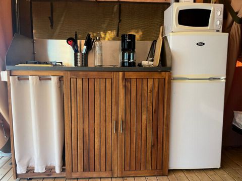 Tente en toile et en bois 5 personnes - Lodge Victoria (sans sanitaires, ni eau, ni chauffage)