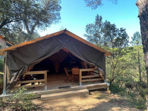 Tente en toile et en bois 5 personnes - Lodge Victoria - Sans sanitaires - Ni eau - Ni chauffage