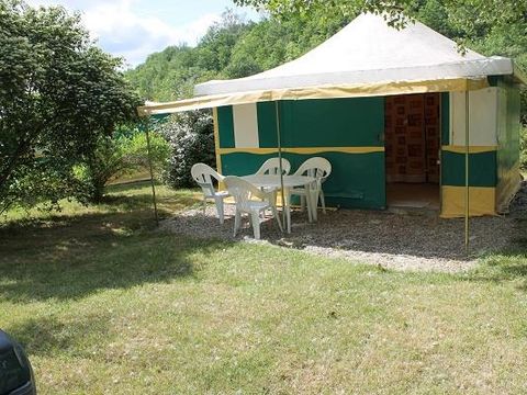 CHALET 5 personnes - TOILE CONFORT avec sanitaires