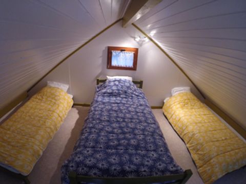 CHALET 5 personnes - Chalet Standard Cabane mezzanine 25m² - 1 chambre + Terrasse couverte - 5/7 pers