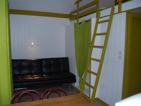 CHALET 5 personnes - Chalet Standard Cabane mezzanine 25m² - 1 chambre + Terrasse couverte - 5/7 pers