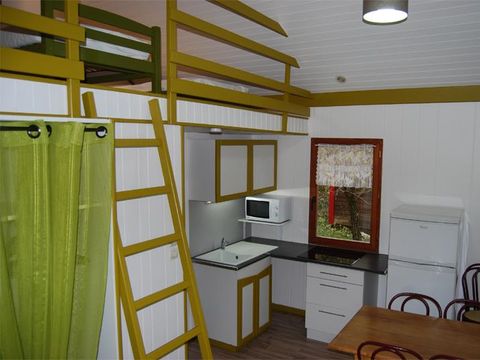 CHALET 5 personnes - Chalet Standard Cabane mezzanine 25m² - 1 chambre + Terrasse couverte - 5/7 pers