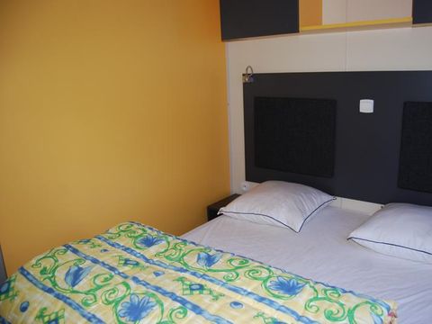 Mobilhome 6 personnes - Mobil-home Standard Relax 33m² - 3 chambres + Terrasse avec parasol - 6 pers