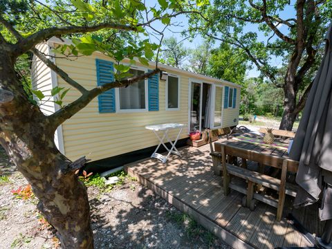 Mobilhome 6 personnes - Mobil-home Standard Relax 33m² - 3 chambres + Terrasse avec parasol - 6 pers