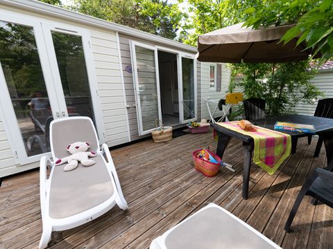 MOBILHOME 4 personnes - Mobil-home Standard Cocoon 28m² - 2 chambres + Terrasse avec parasol - 4 pers