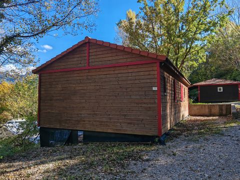 Chalet 7 personnes - Chalet Confort Vercors 42m² - 3 chambres + 2 SDB + Terrasse couverte - 7/9 pers