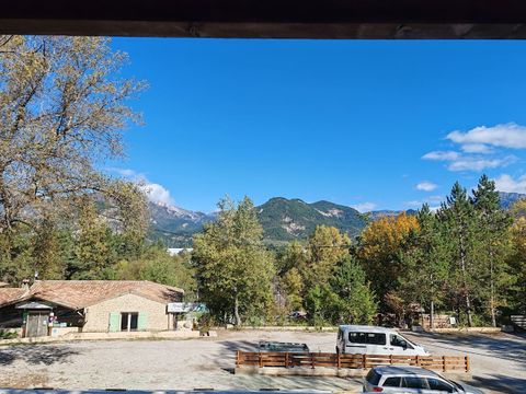 Chalet 7 personnes - Chalet Confort Vercors 42m² - 3 chambres + 2 SDB + Terrasse couverte - 7/9 pers