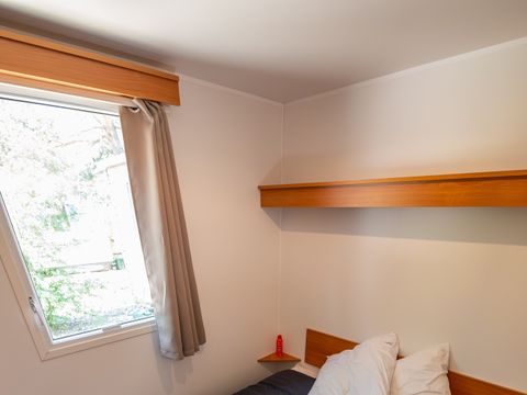 MOBILHOME 4 personnes - Mobil-home Standard Escapade 23m² - 2 chambres + Terrasse avec parasol - 4 pers