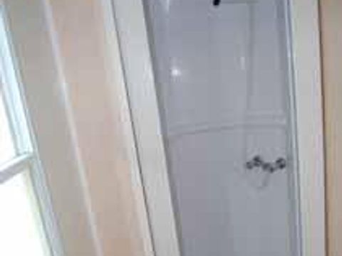 MOBILHOME 4 personnes - Mobil-home Standard Escapade 23m² - 2 chambres + Terrasse avec parasol - 4 pers