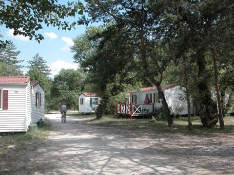 MOBILHOME 4 personnes - Mobil-home Standard Escapade 23m² - 2 chambres + Terrasse avec parasol - 4 pers