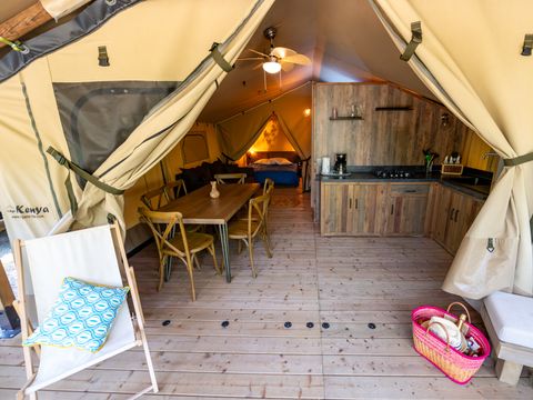 TENTE TOILE ET BOIS 5 personnes - Lodge Insolite Pinède 46m² - 2 chambres + Terrasse couverte + Plancha
