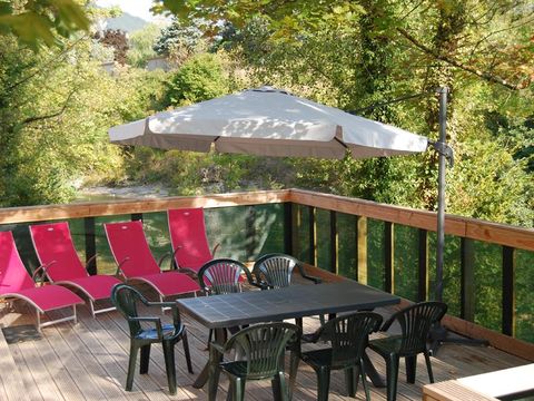 MOBILHOME 6 personnes - Premium Riviera 28m² proximité rivière- 2 chambres + Terrasse avec parasol 