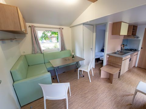 MOBILHOME 6 personnes - Premium Riviera 28m² proximité rivière- 2 chambres + Terrasse avec parasol 