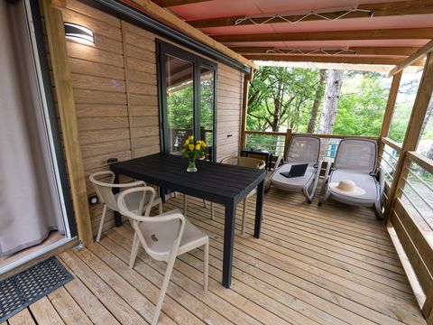 Mobilhome 4 personnes - Premium Trendy 28m² - 2 chambres + terrasse couverte + Clim + TV