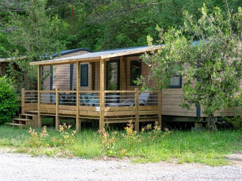 Mobilhome 4 personnes - Premium Trendy 28m² - 2 chambres + terrasse couverte + Clim + TV
