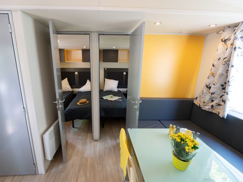 MOBILHOME 6 personnes - Mobil-Home Confort Relax Clim 33m² (3ch-6pers) + Terrasse couverte + Clim - Tarif 1 à 6 pers. 6 pers