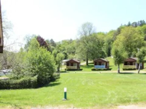 CHALET 4 personnes - Chalet Arbre : 2 chambres / dimanche-dimanche / 4 pers
