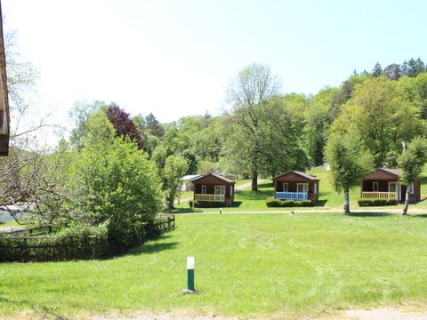 CHALET 4 personnes - Chalet Arbre : 2 chambres + TV, 4 pers