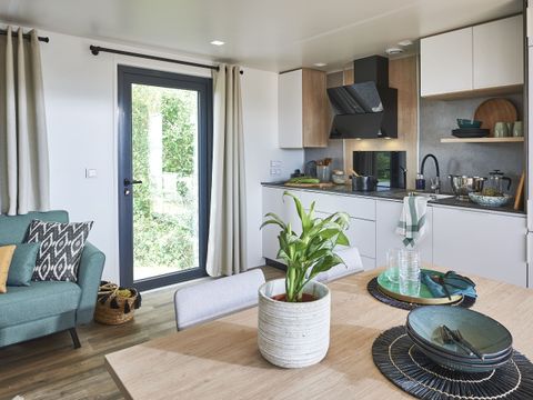 Mobilhome 1/6 personnes - Crecy : - KING - 3 chambres - 2 salles de bain - 1 TV - AVEC CLIMATISEUR - DRAPS ET SERVIETTES INCLUS