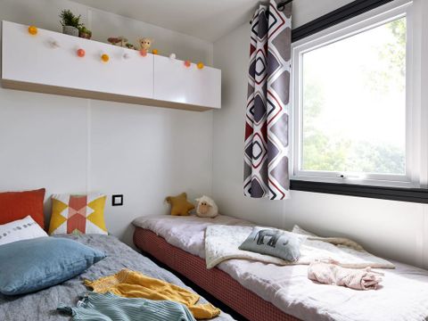 Mobilhome 1/6 personnes - Crecy la Chapelle : - LODGE - 3 chambres - 1 salle de bain - 1TV