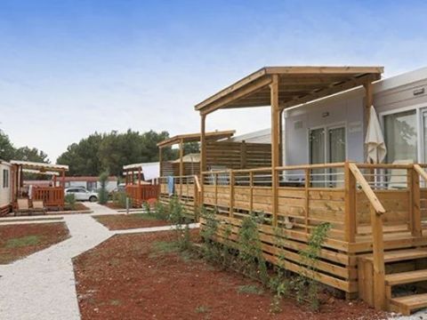 MOBILHOME 6 personnes - Comfort | 3 Ch. | 6 Pers. | Terrasse surélevée | 2 SDB | Clim.