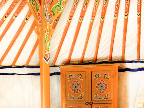 HÉBERGEMENT INSOLITE 4 personnes - Yourte (sans toilette, ni douche)