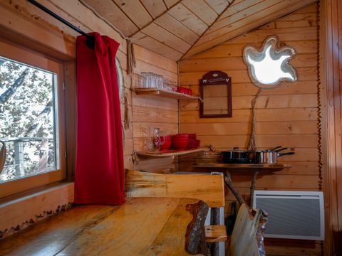 HÉBERGEMENT INSOLITE 6 personnes - Maison dans les branches