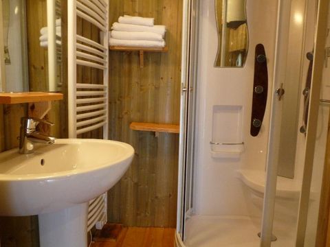 HÉBERGEMENT INSOLITE 6 personnes - Maison dans les branches