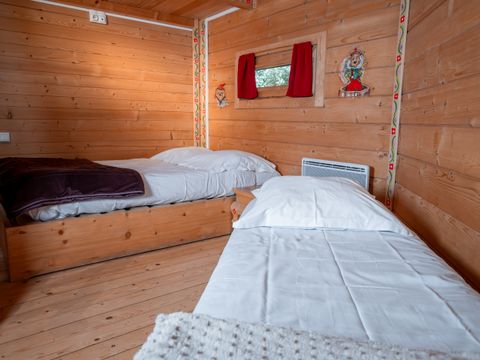 HÉBERGEMENT INSOLITE 6 personnes - Yourte Isba