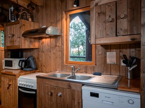 HÉBERGEMENT INSOLITE 10 personnes - Château dans les branches 