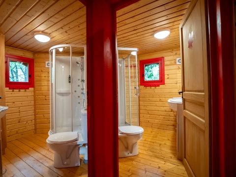 HÉBERGEMENT INSOLITE 10 personnes - Manoir dans les branches