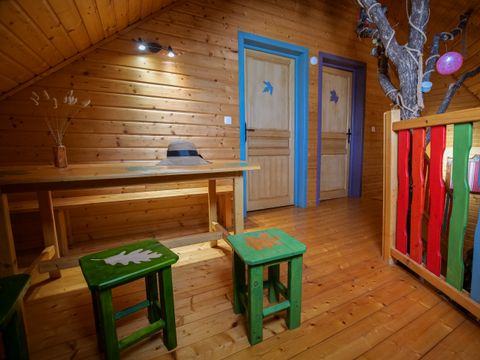 HÉBERGEMENT INSOLITE 10 personnes - Manoir dans les branches