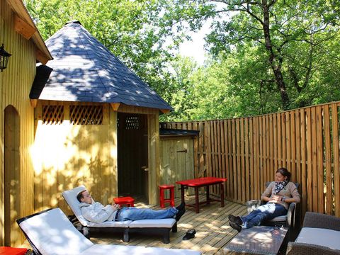 HÉBERGEMENT INSOLITE 10 personnes - Manoir dans les branches