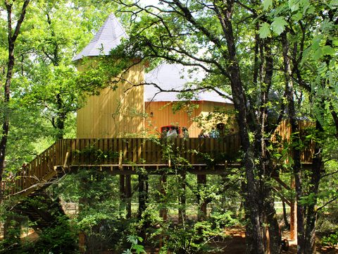 HÉBERGEMENT INSOLITE 10 personnes - Manoir dans les branches
