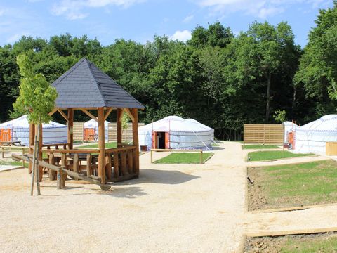 HÉBERGEMENT INSOLITE 7 personnes - Yourte (sans toilette, ni douche)