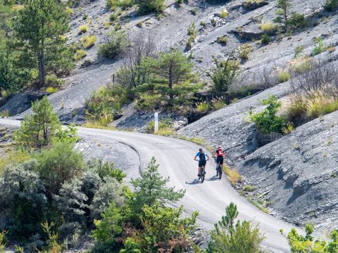 Camping Les Eaux Chaudes - Camping Alpes-de-Haute-Provence - Image N°25