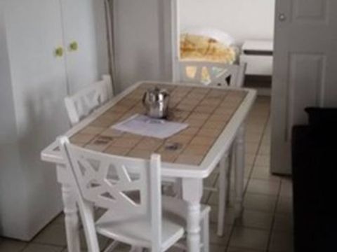 HÉBERGEMENT INSOLITE 4 personnes - Quilles en l air 3/4 