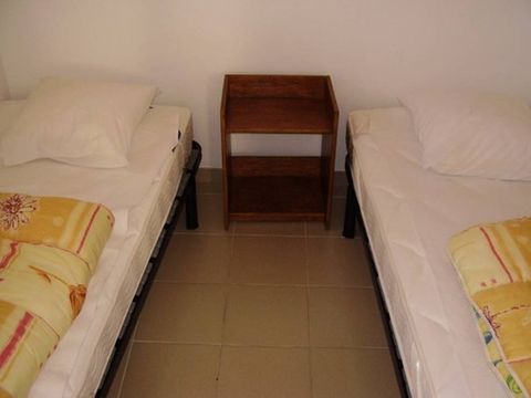 HÉBERGEMENT INSOLITE 6 personnes - Quilles en l air 5/6 pers