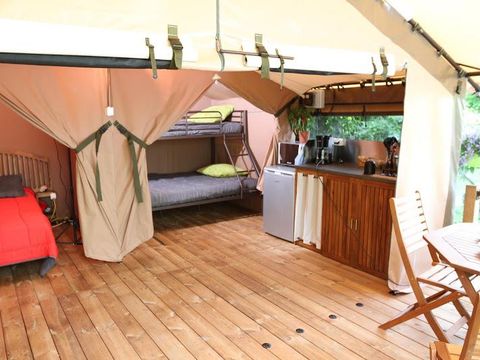 Tente en toile et en bois 4 personnes - VICTORIA sans sanitaires