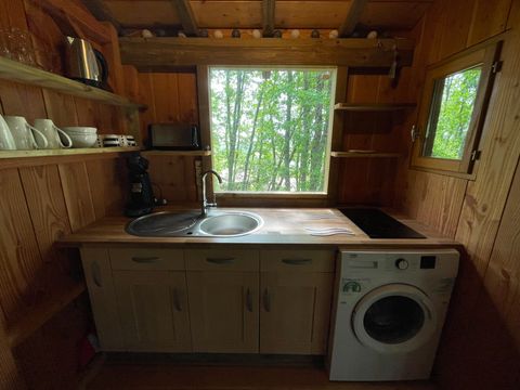 HÉBERGEMENT INSOLITE 6 personnes - Cabane perchée familiale avec jacuzzi dans les bois 1/6 pers