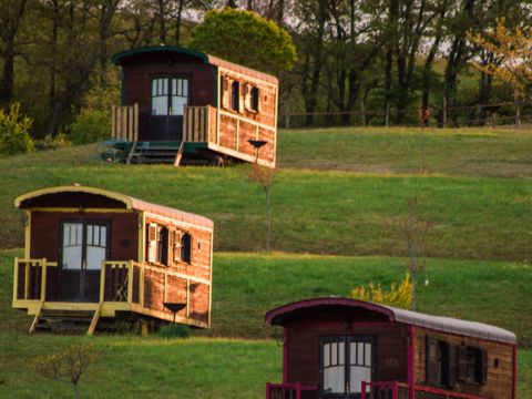 HÉBERGEMENT INSOLITE 5 personnes - Roulotte Gîte 4/5 pers