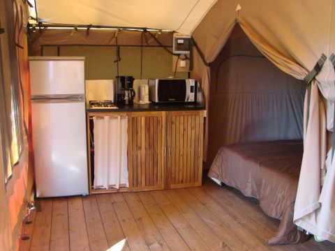 Tente en toile et en bois 4 personnes - VICTORIA (sans sanitaires)