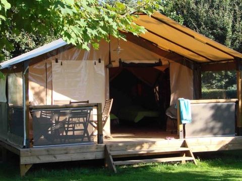 Tente en toile et en bois 4 personnes - VICTORIA (sans sanitaires)