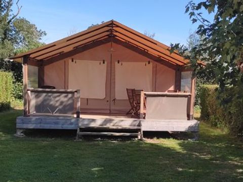 Tente en toile et en bois 4 personnes - VICTORIA (sans sanitaires)
