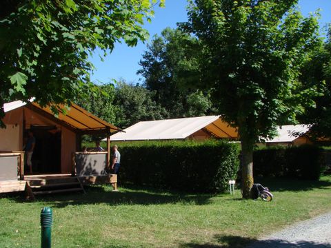 Tente en toile et en bois 4 personnes - VICTORIA (sans sanitaires)