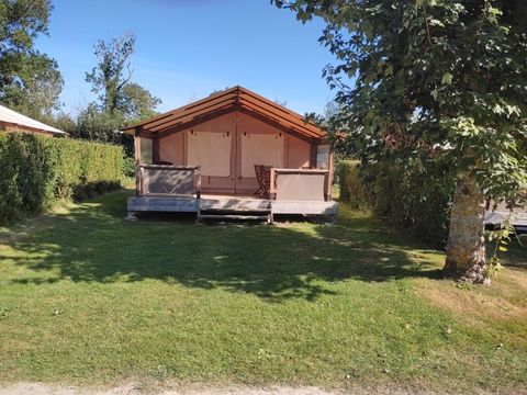 Tente en toile et en bois 4 personnes - VICTORIA (sans sanitaires)