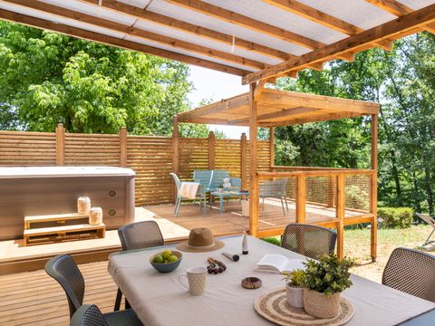 MOBILHOME 6 personnes - EXCLUSIF 3 chambres Jacuzzi avec suite parentale